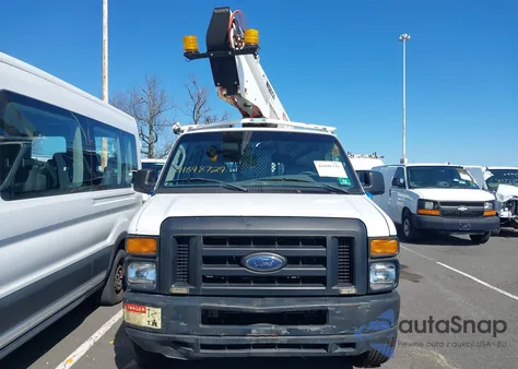 2008 Ford E-350 Super Duty Commercial/Recreational из США, поврежденный, VIN 1FTSE34L68DA74673